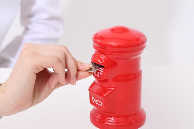 小銭貯金で貯めた小銭を銀行や郵便局で入金するのは迷惑？オススメの方法やコツも紹介