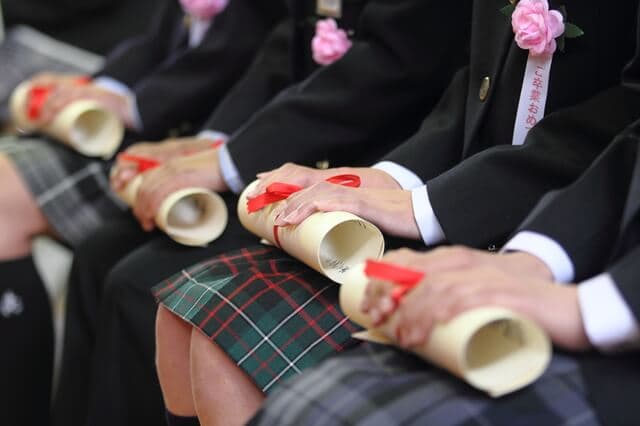 日本のお金持ちが通う学校ランキング【偏差値・校風・進学実績まで紹介】