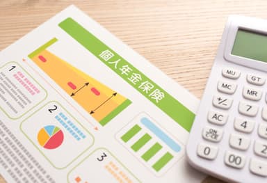 50代におすすめの個人年金保険をご紹介！選び方・必要性の高い人の特徴も！のサムネイル画像