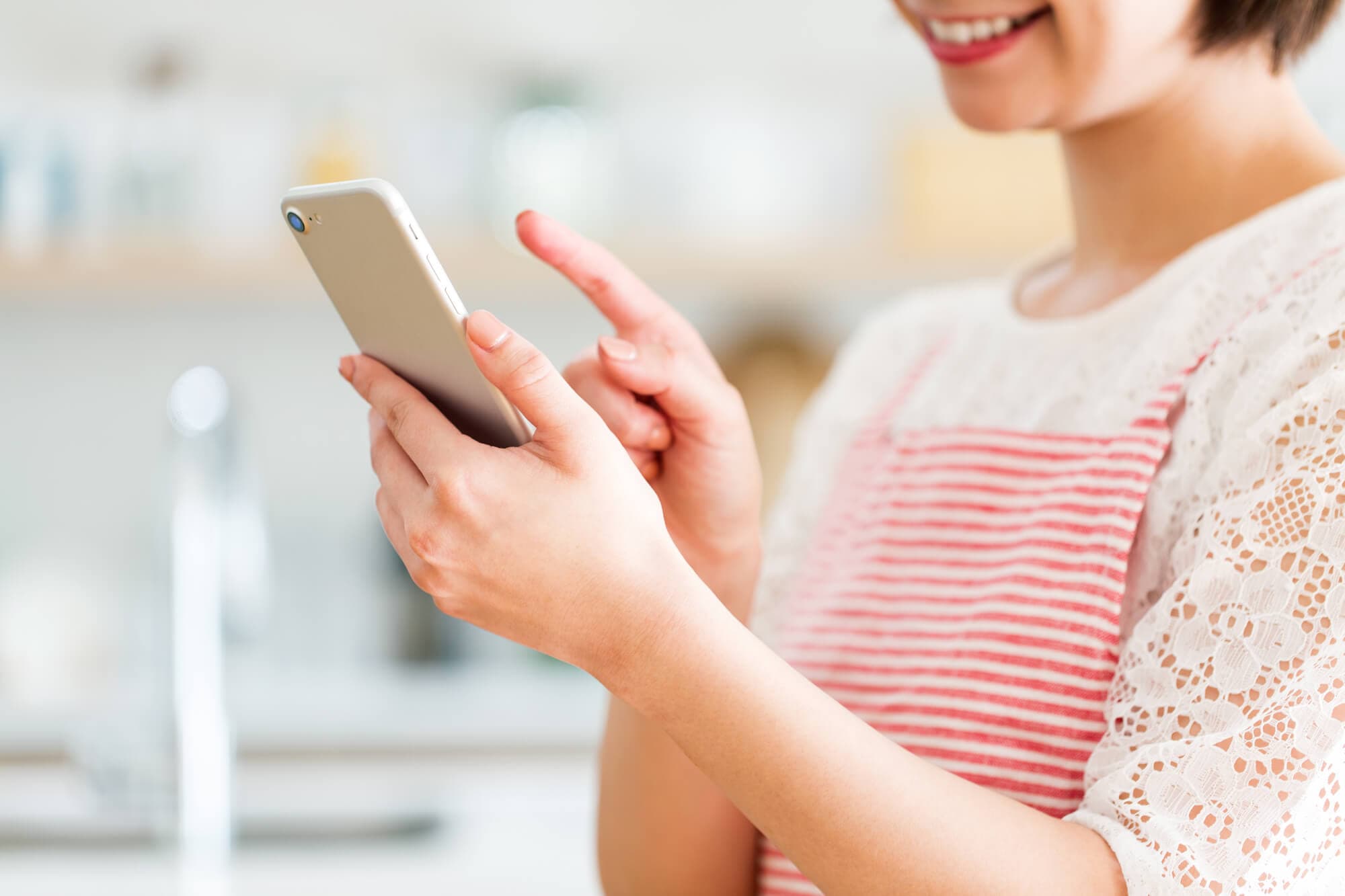 生活保護受給者はスマホや携帯電話を持てる？スマホ購入方法も紹介！