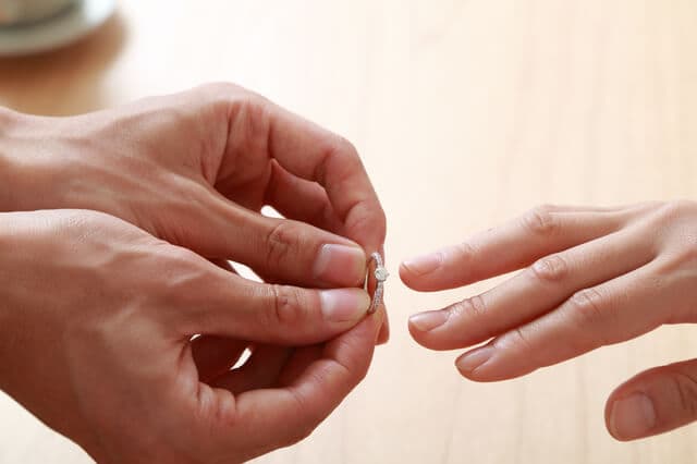 結婚したら生活保護をやめる必要はある？受給者同士の結婚はどうなる？