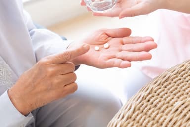 がん保険のホルモン治療特約は必要？乳がん・前立腺がんの費用や保険適用についても解説！のサムネイル画像