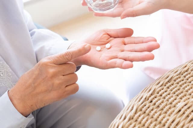 がん保険のホルモン治療特約は必要？乳がん・前立腺がんの費用や保険適用についても解説！