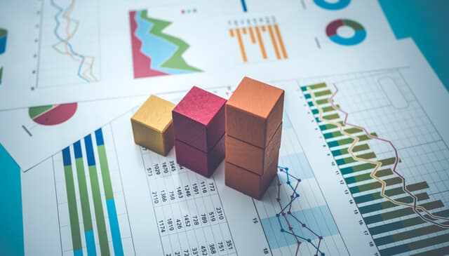 【比較解説】積立NISAは証券会社か銀行どっちで始めるべき？おすすめ理由を紹介