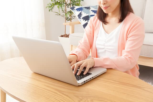 公務員の副業はどこまで認められる？【おすすめの副業を紹介】