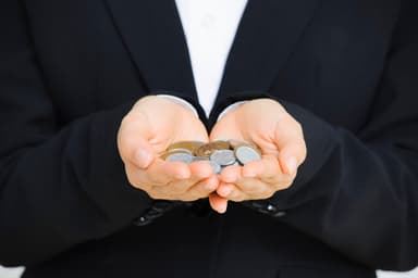 内縁の妻を生命保険の受取人にできる条件とは？相続時の注意点も解説のサムネイル画像