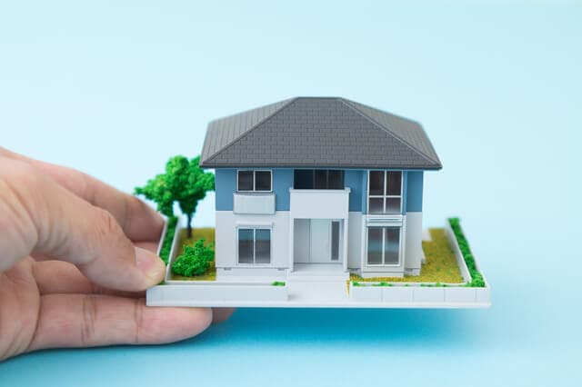 住宅ローンを比較する時のポイントは？金融機関の比較表で違いを解説