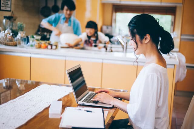 学資保険は中学生から入れる？学資保険以外で教育費を貯める方法も解説