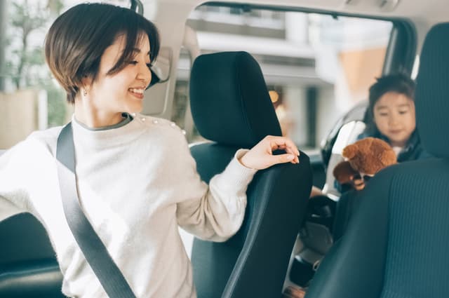 年収2000万で乗れる車の価格目安とおすすめを紹介！外車には乗れる？