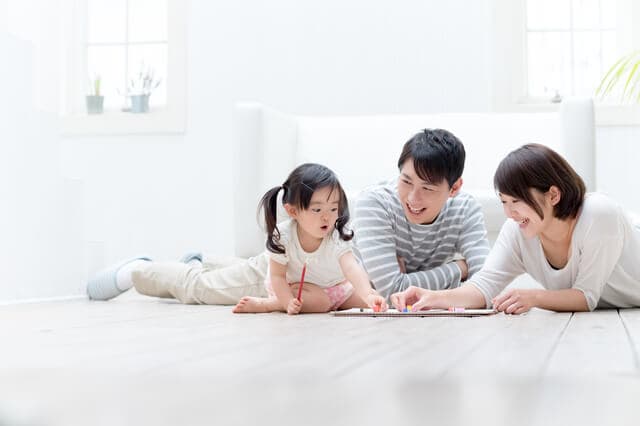 3人家族の生活費を手取り別にシミュレーション！生活費平均や節約方法も解説！