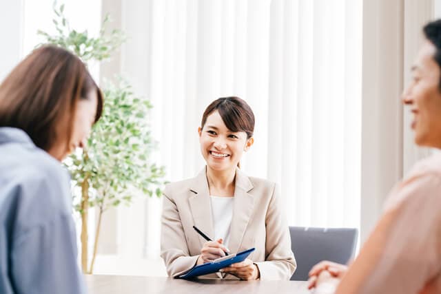 住宅ローン控除で払った税金はいくら戻る？金額や控除を受ける際の注意点を解説！