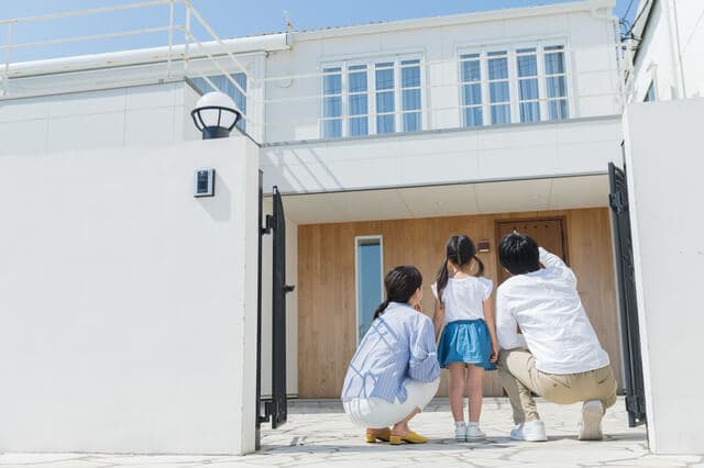 40代で貯金2000万円は少ない？理想の貯金額と老後資金を増やすための戦略