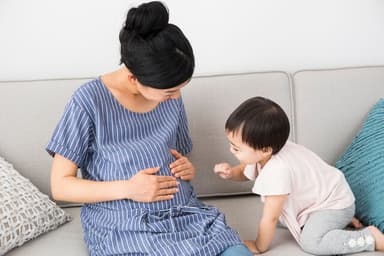 育休中にお金がないストレスの対処法5選！活用できる公的支援や息抜き方法も解説のサムネイル画像