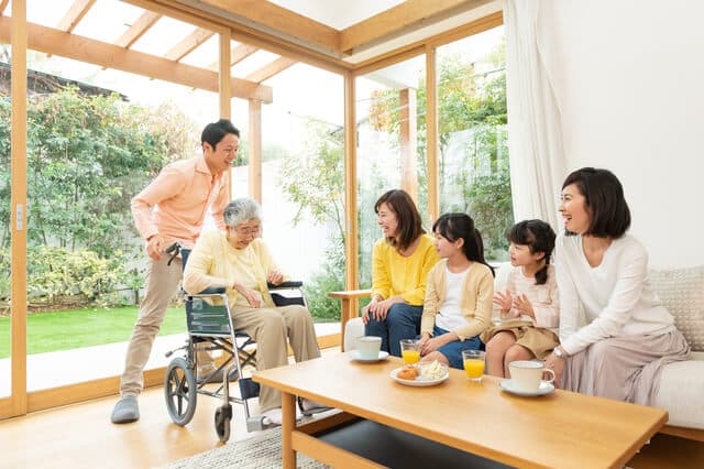 7人家族の生活費をシミュレーション！大家族でも豊かに暮らす方法を解説