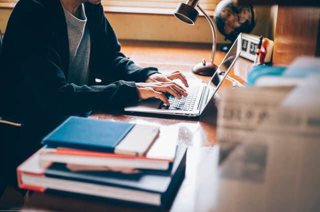 退職後の私学共済の任意継続とは？メリット・デメリットも解説