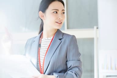 年収600万の女性の割合は？職業や税金から生活レベルまで解説！のサムネイル画像