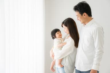 生活防衛資金はいくらあれば安心？独身・夫婦・家族別の目安額と賢い備え方のサムネイル画像
