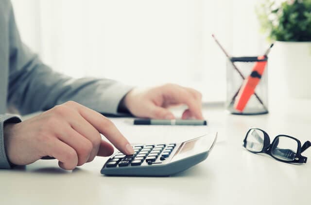 個人年金保険にかかる税金の計算方法【お得な方法や仕組みを解説】