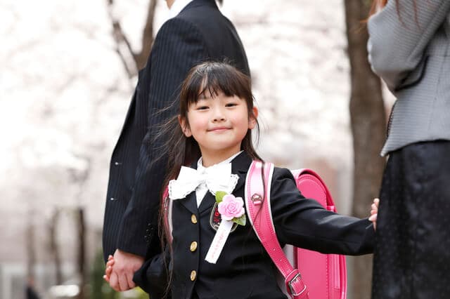 子育て費用に必要な世帯年収は？共働きでいくらあればいいの？