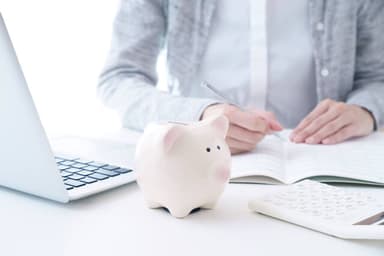 お金を使わない人とはどんな人？少ない収入でお金を貯める習慣を紹介のサムネイル画像