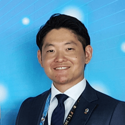 淺草 亮介