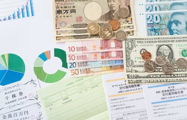 国民健康保険と扶養どっちが得?扶養する場合と扶養される場合のメリット・デメリットを解説のサムネイル画像